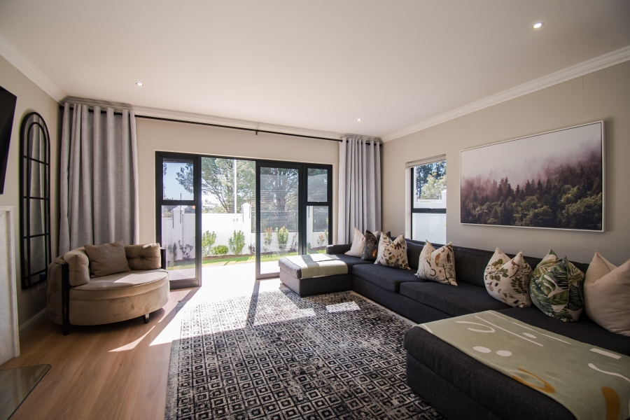 3 Bedroom Property for Sale in Helderberg Village Western Cape